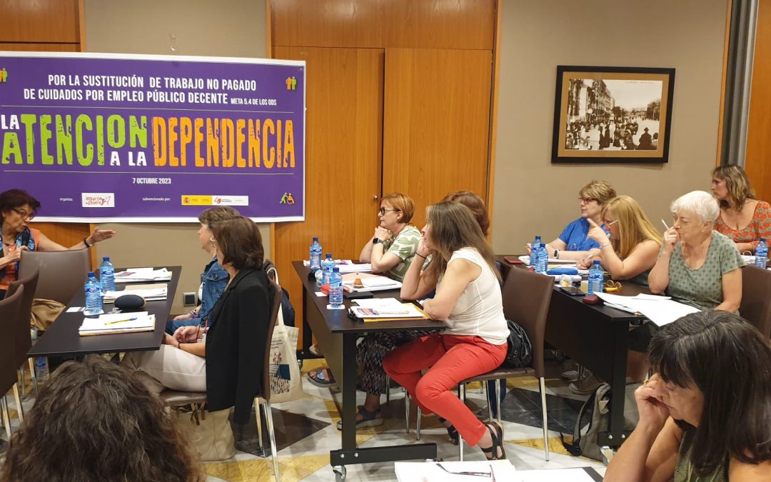 El 70% de las personas en situación de dependencia son atendidas única y exclusivamente por la familia, y persiste la feminización de los cuidados: el 27,3% son cuidadas por las hijas y el 24,3% por cónyuges